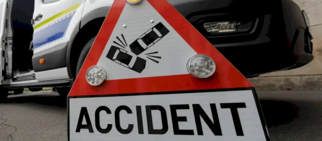 Accident frontal între două autoturisme la Tulucești!