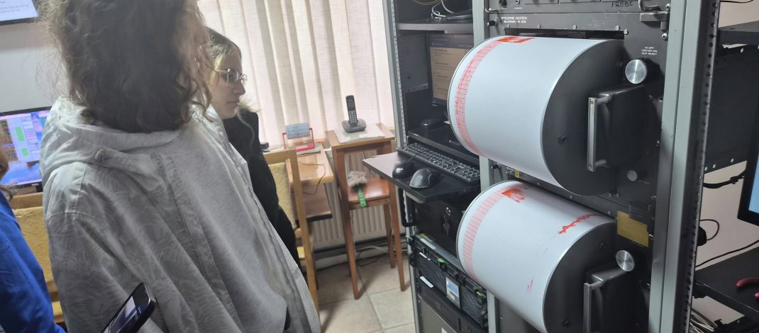 30 de elevi gălățeni martori la cutremurul de ieri, în Observatorul Seismologic de la Vrâncioaia!