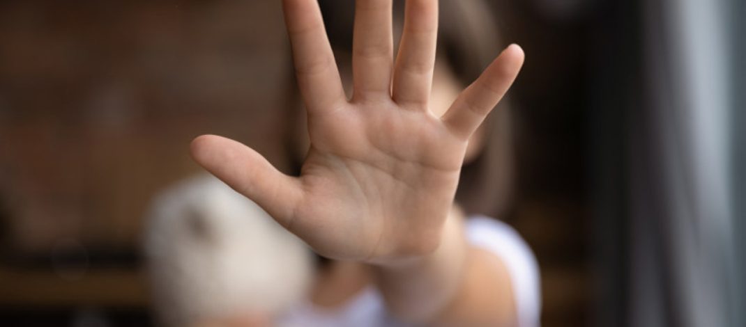 Tecucean de 57 de ani, suspect că ar fi abuzat sexual o fetiță de 11 ani!