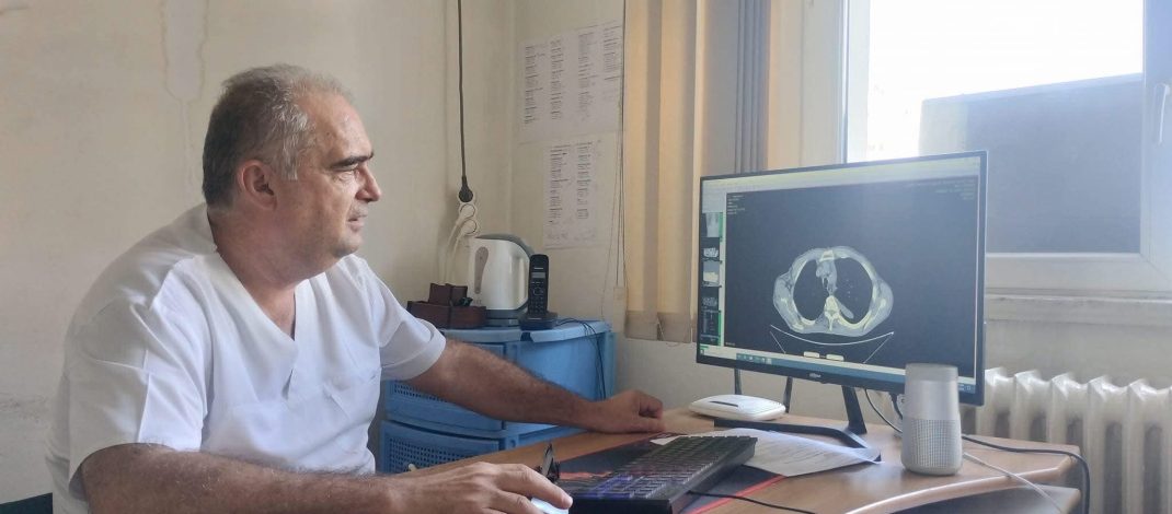 Dr. Dumitru Isvan la “Zona Specialistului”: “Dintr-o secție ”cenușăreasă” a Spitalului Județean, acum, aici, putem interveni aproape la orice caz!”